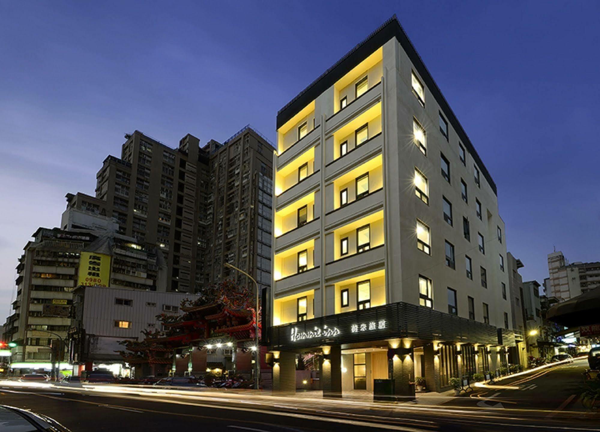 Hommie Inn Taichung Exterior foto