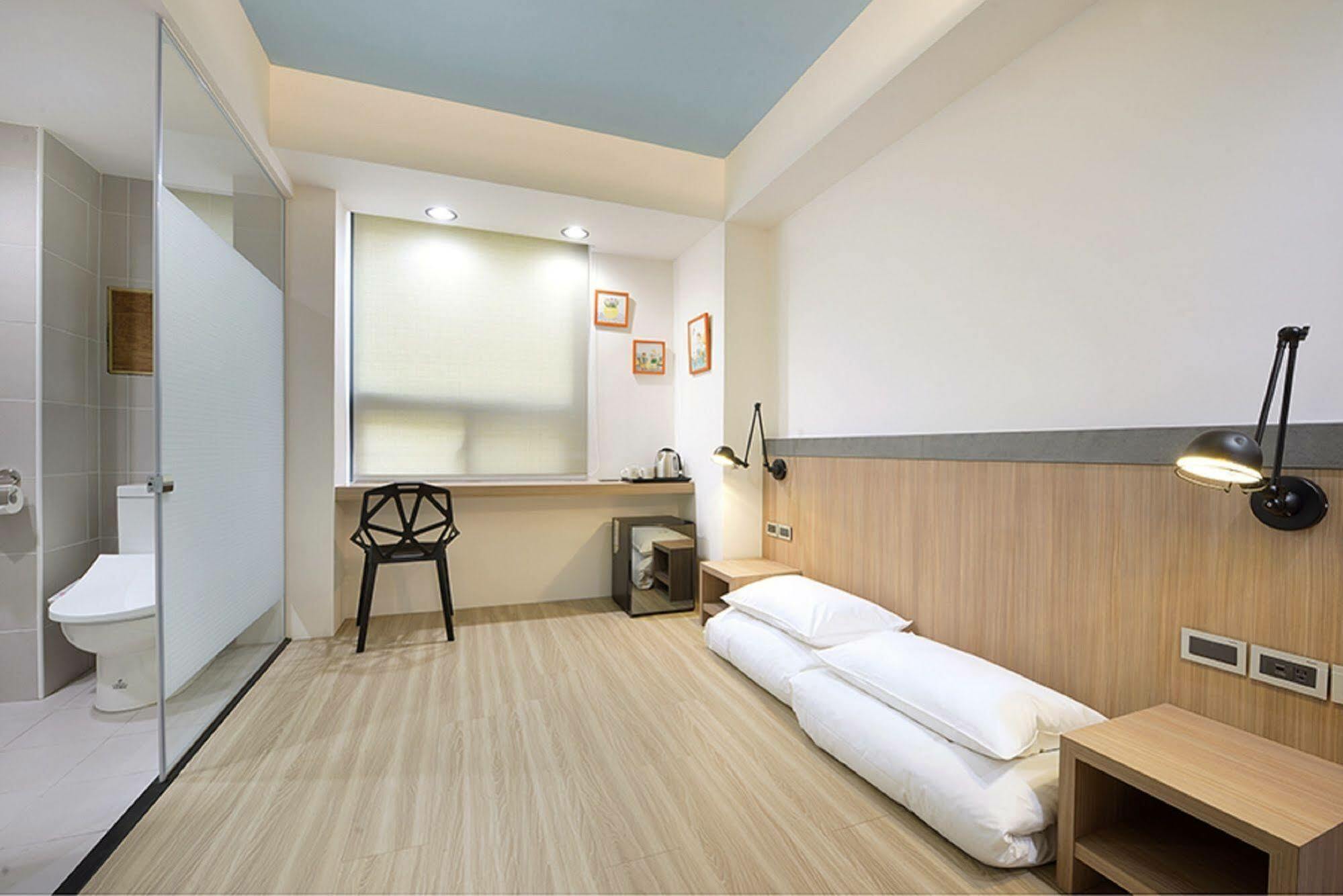 Hommie Inn Taichung Exterior foto