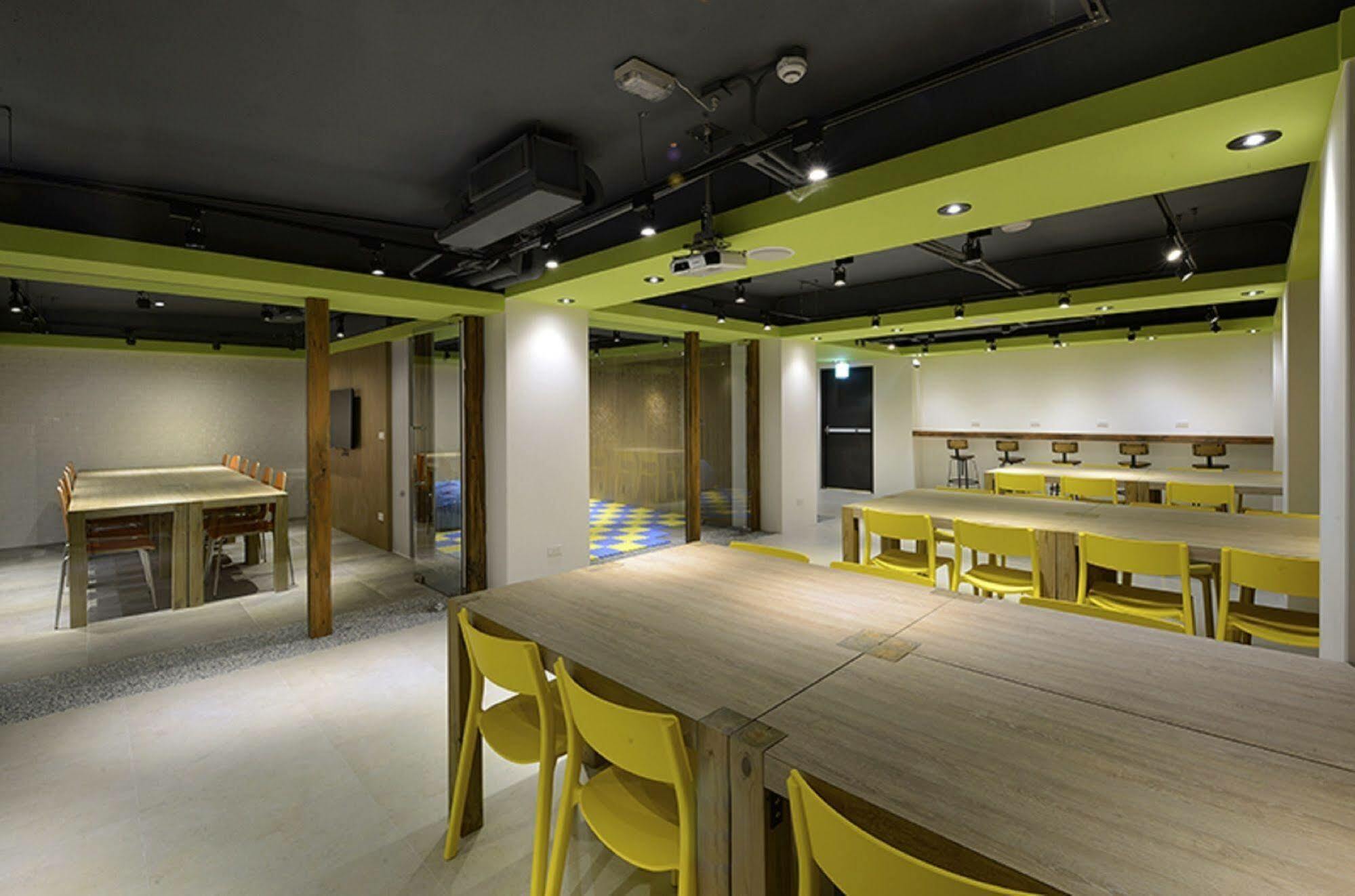 Hommie Inn Taichung Exterior foto